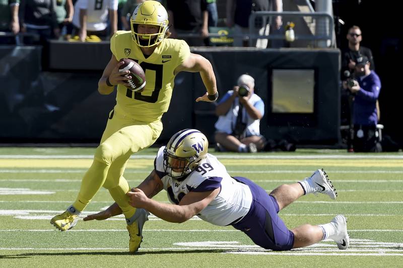 NCAA week 8 Oregon at Washington free pick