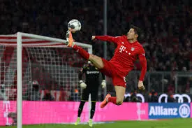 Robert Lewandowski on pitch shooting