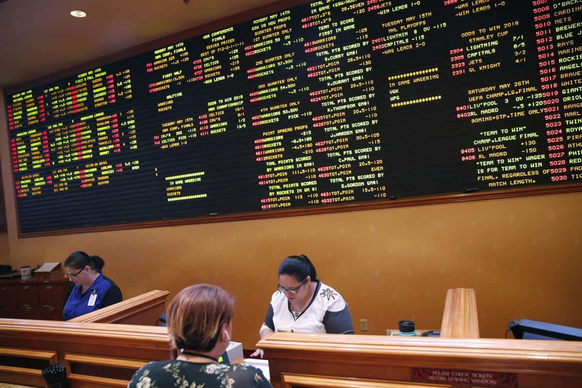 Illinois Meets on Allowing College Betting in State