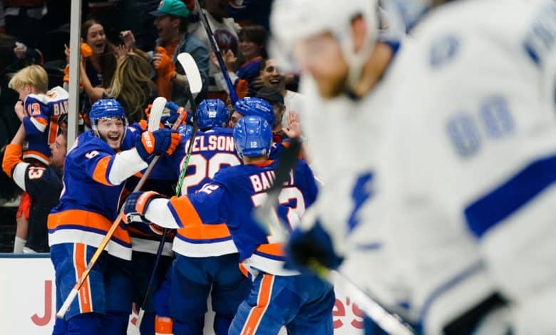 Islanders at Lightning game 7