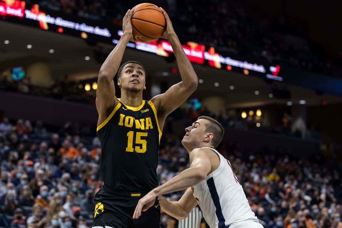 Iowa Hawkeyes at Illinois Fighting Illini Betting Preview